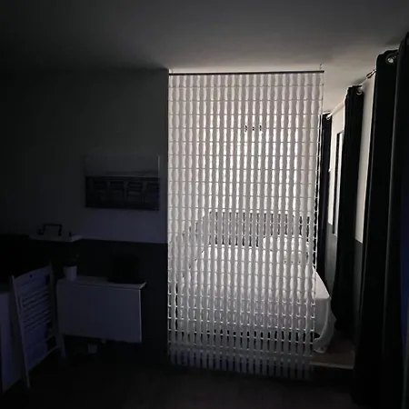 Cosy Studio Near Beaches And Airport