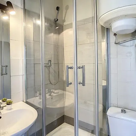 Cosy Studio Near Beaches And Airport Ницца